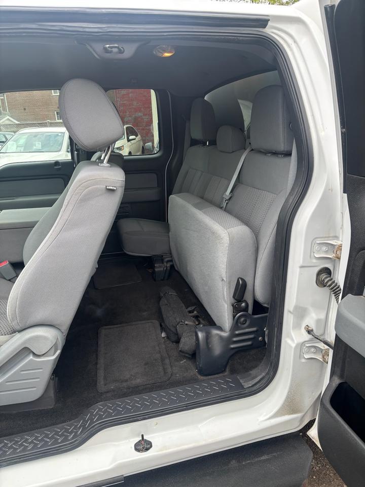 2014 Ford F-150 XLT Photo