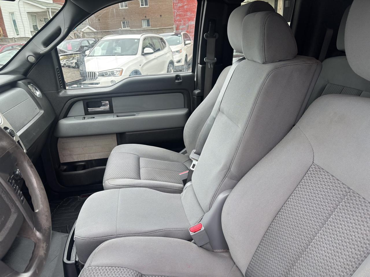 2014 Ford F-150 XLT Photo
