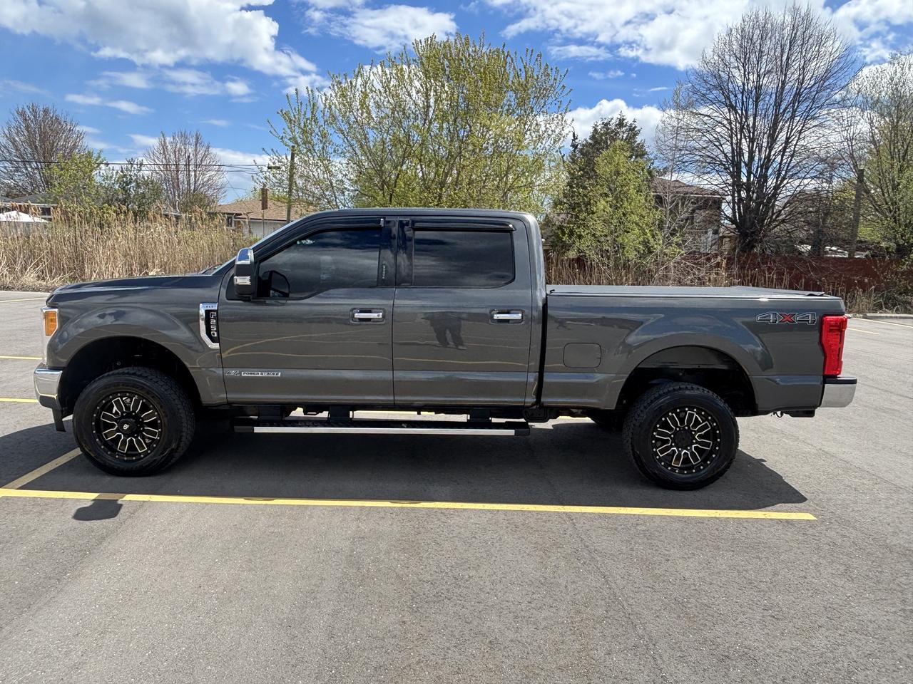 2017 Ford F-250 SUPER DUTY XLT Photo