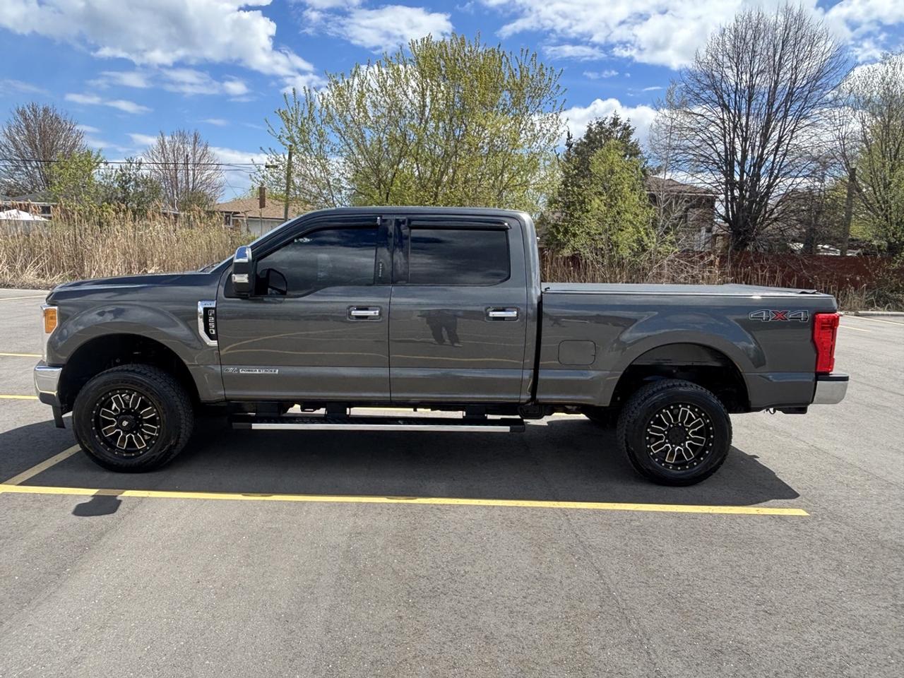 2017 Ford F-250 SUPER DUTY XLT Photo