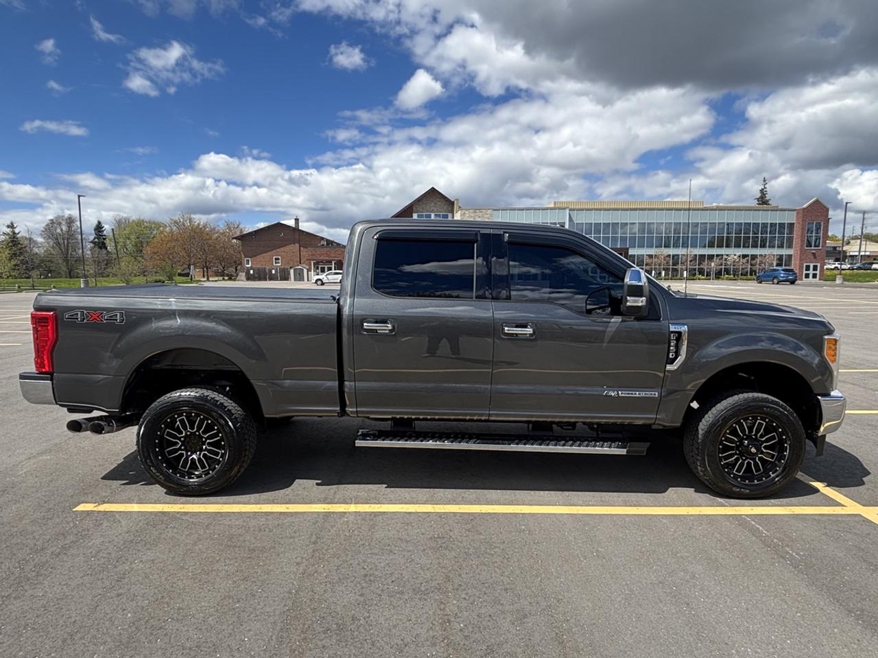 2017 Ford F-250 SUPER DUTY XLT Photo