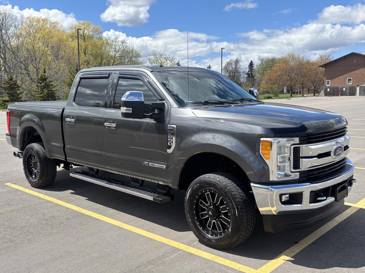 2017 Ford F-250 SUPER DUTY XLT Photo