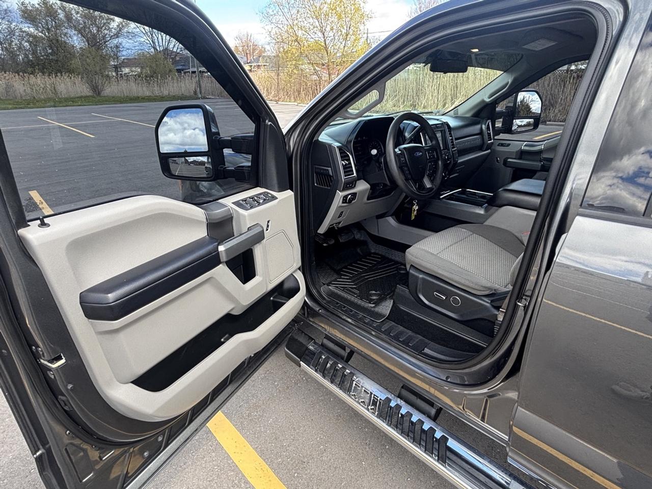 2017 Ford F-250 SUPER DUTY XLT Photo