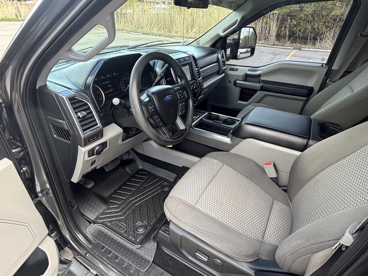 2017 Ford F-250 SUPER DUTY XLT Photo