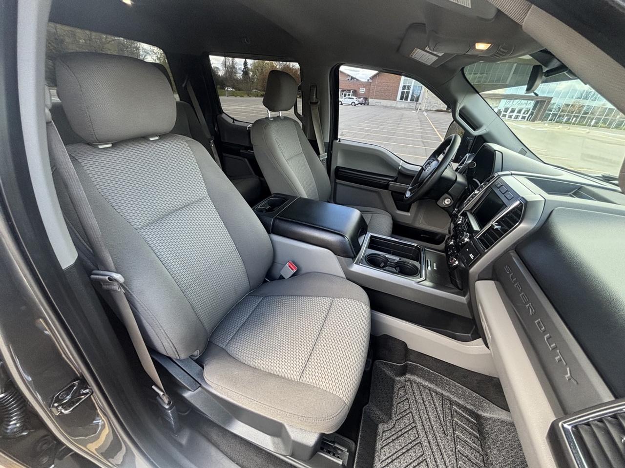 2017 Ford F-250 SUPER DUTY XLT Photo