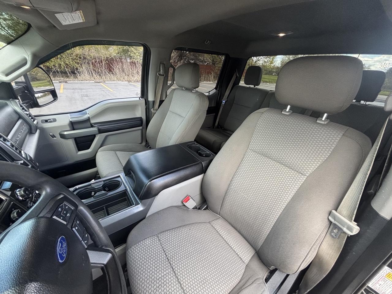 2017 Ford F-250 SUPER DUTY XLT Photo