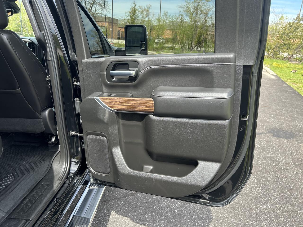 2020 Chevrolet SILVERADO 2500HD High Country Photo
