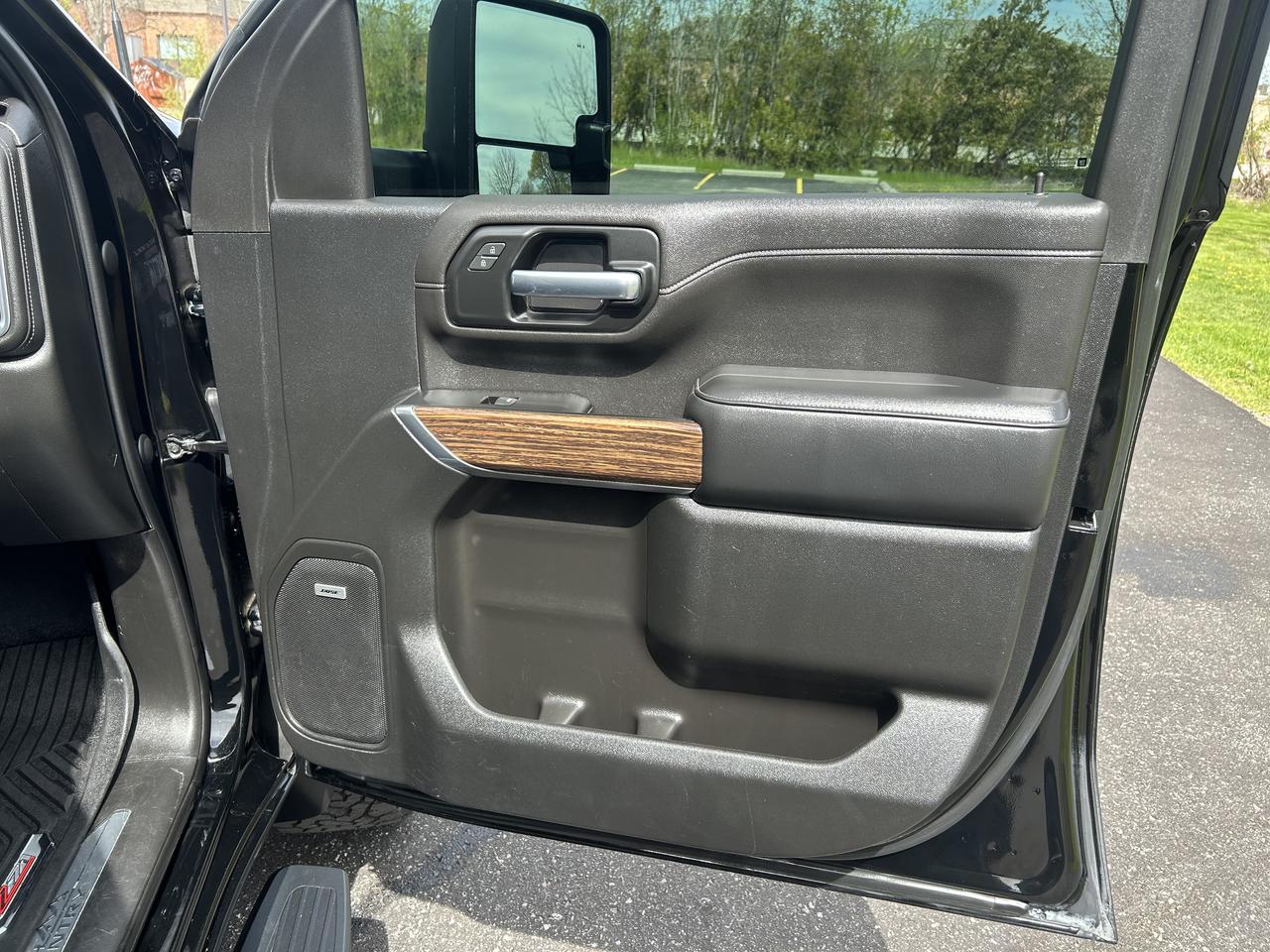 2020 Chevrolet SILVERADO 2500HD High Country Photo