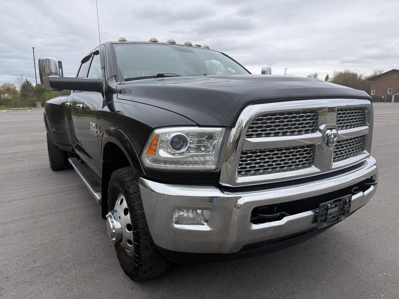 2014 RAM 3500 Laramie Photo