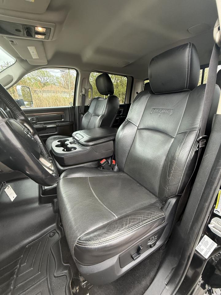 2014 RAM 3500 Laramie Photo