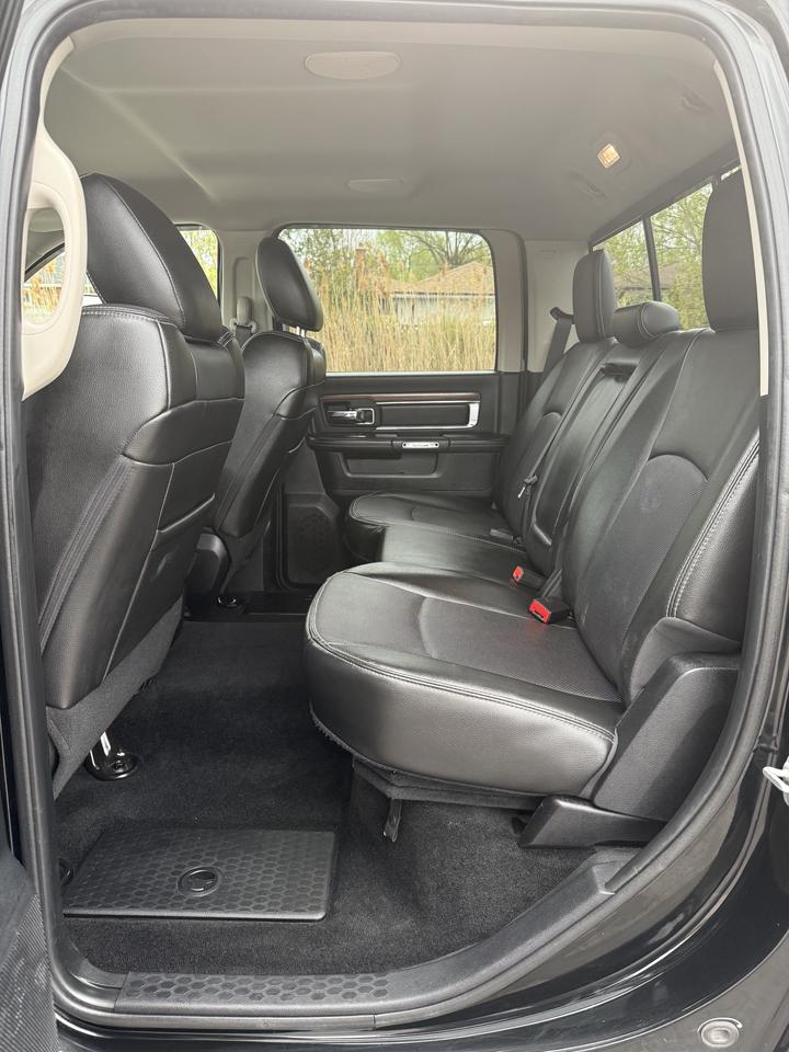 2014 RAM 3500 Laramie Photo