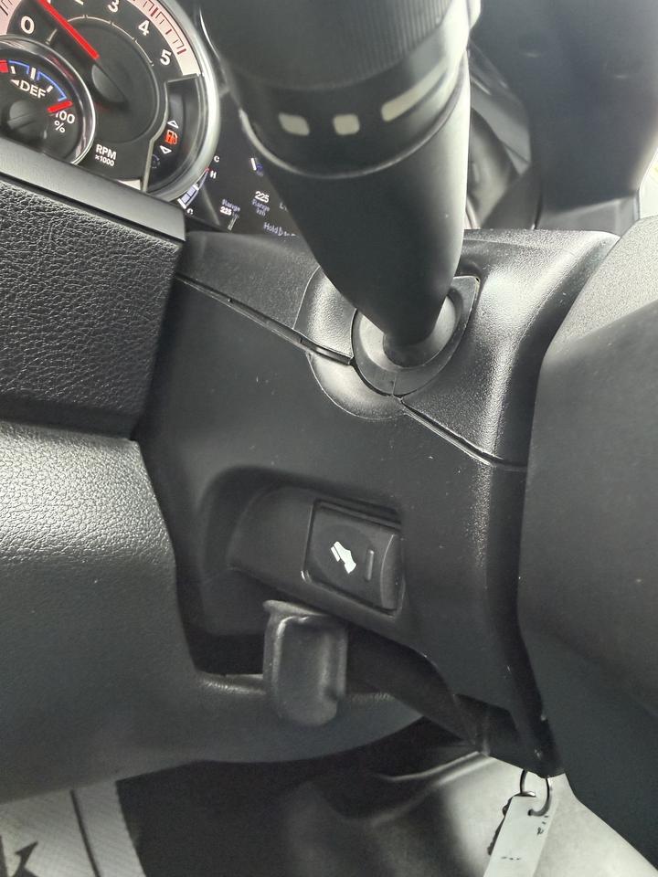 2014 RAM 3500 Laramie Photo