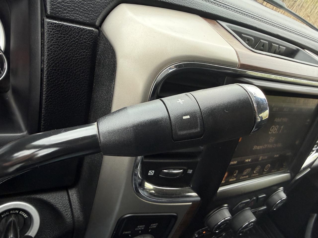 2014 RAM 3500 Laramie Photo
