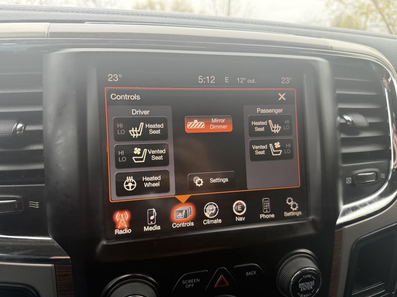 2014 RAM 3500 Laramie Photo