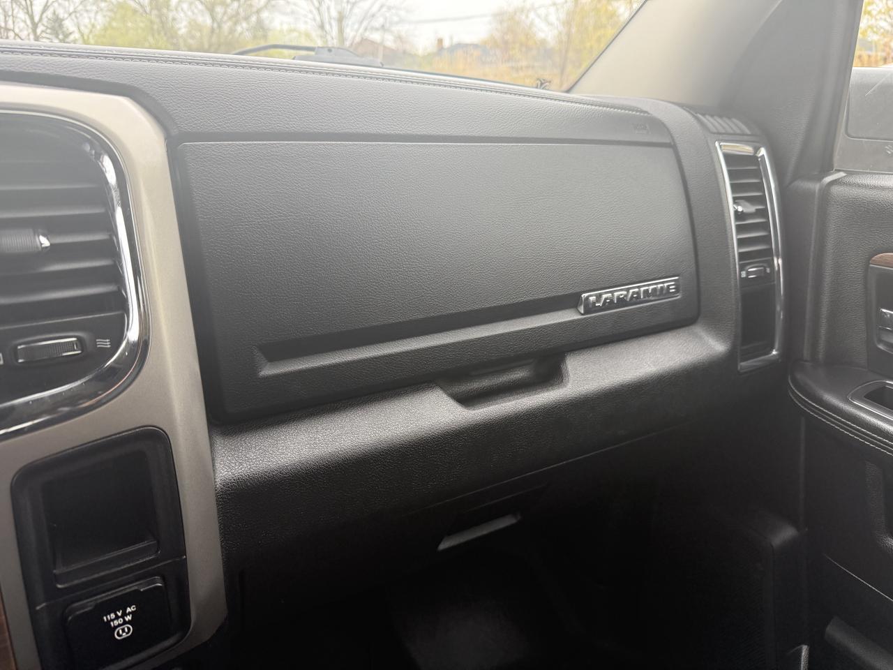 2014 RAM 3500 Laramie Photo
