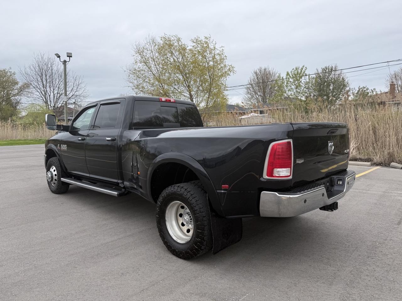2014 RAM 3500 Laramie Photo