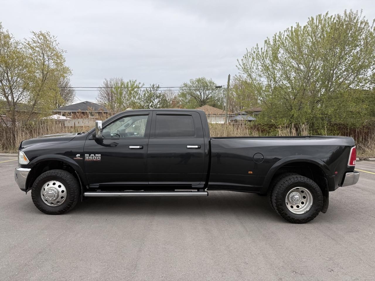 2014 RAM 3500 Laramie Photo1