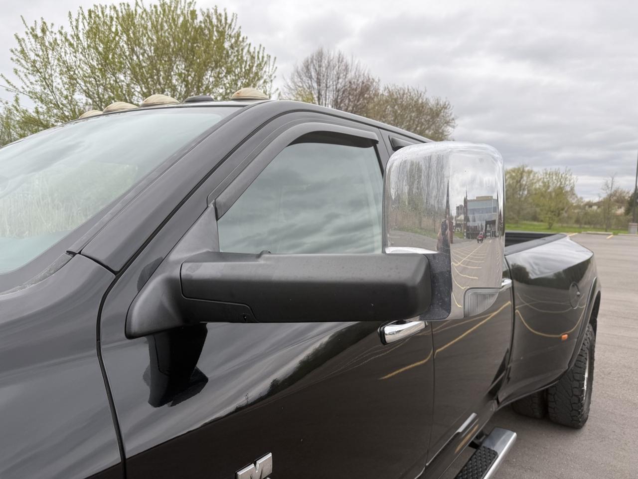 2014 RAM 3500 Laramie Photo