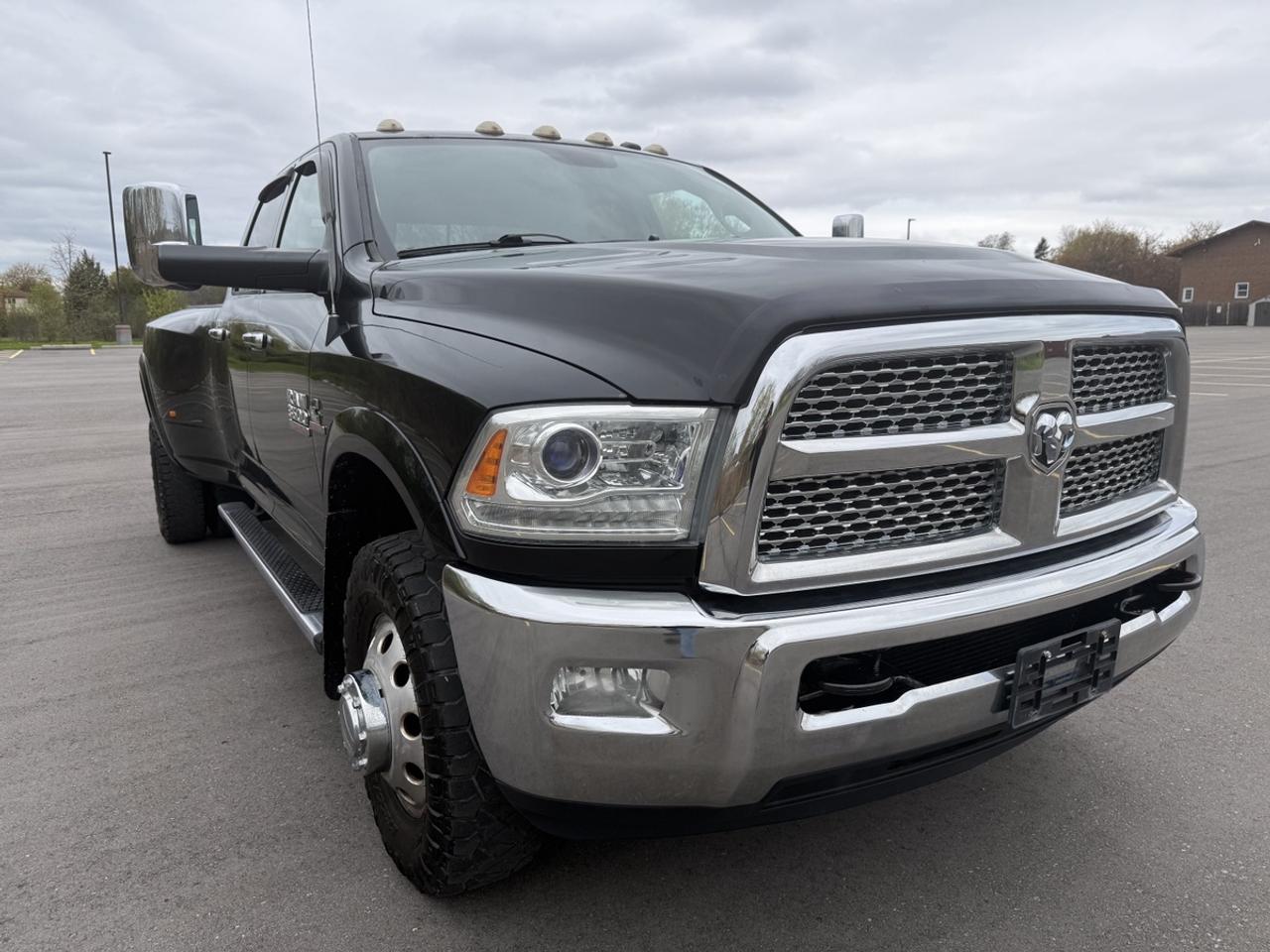 2014 RAM 3500 Laramie Photo