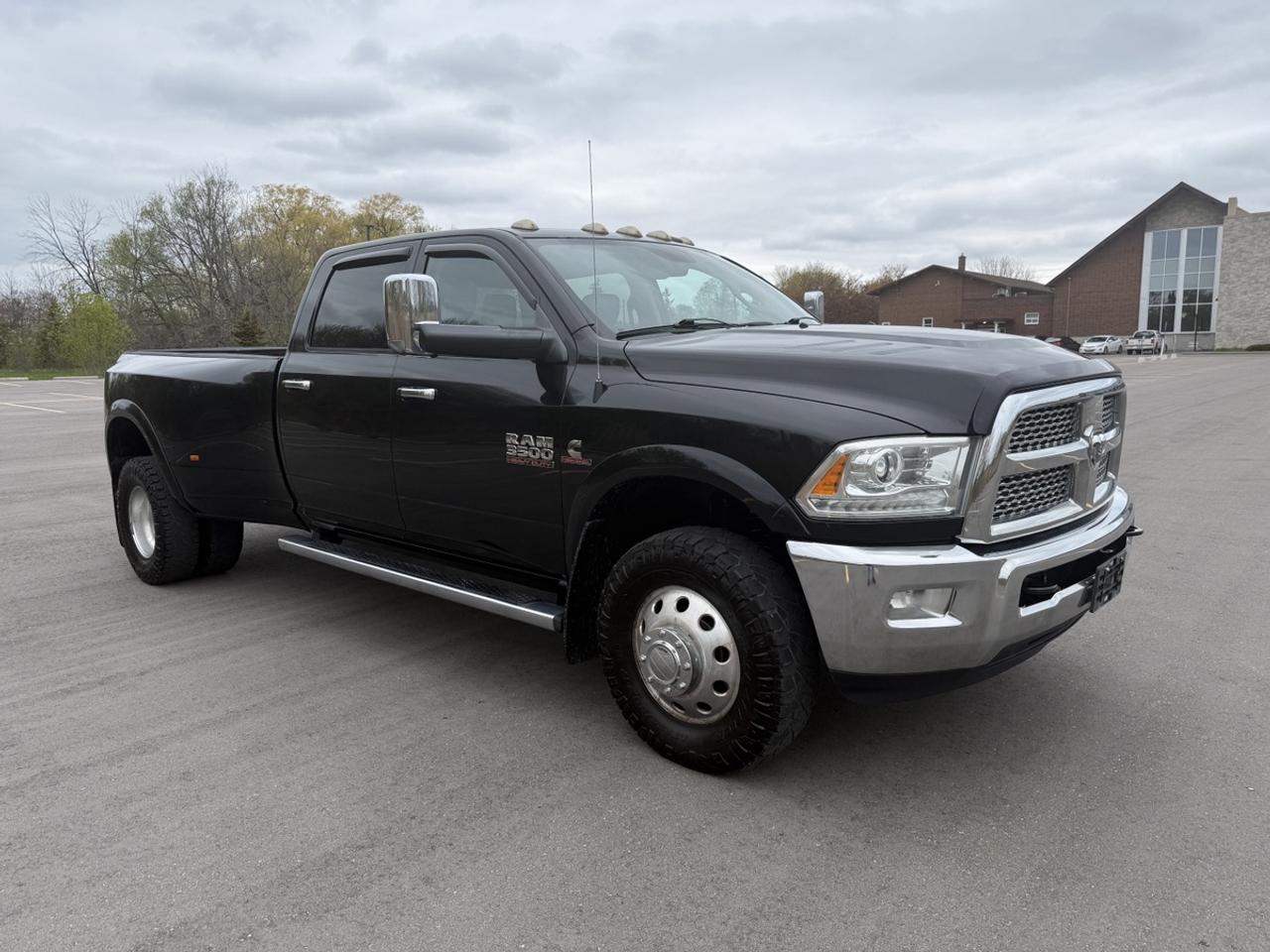 2014 RAM 3500 Laramie Photo