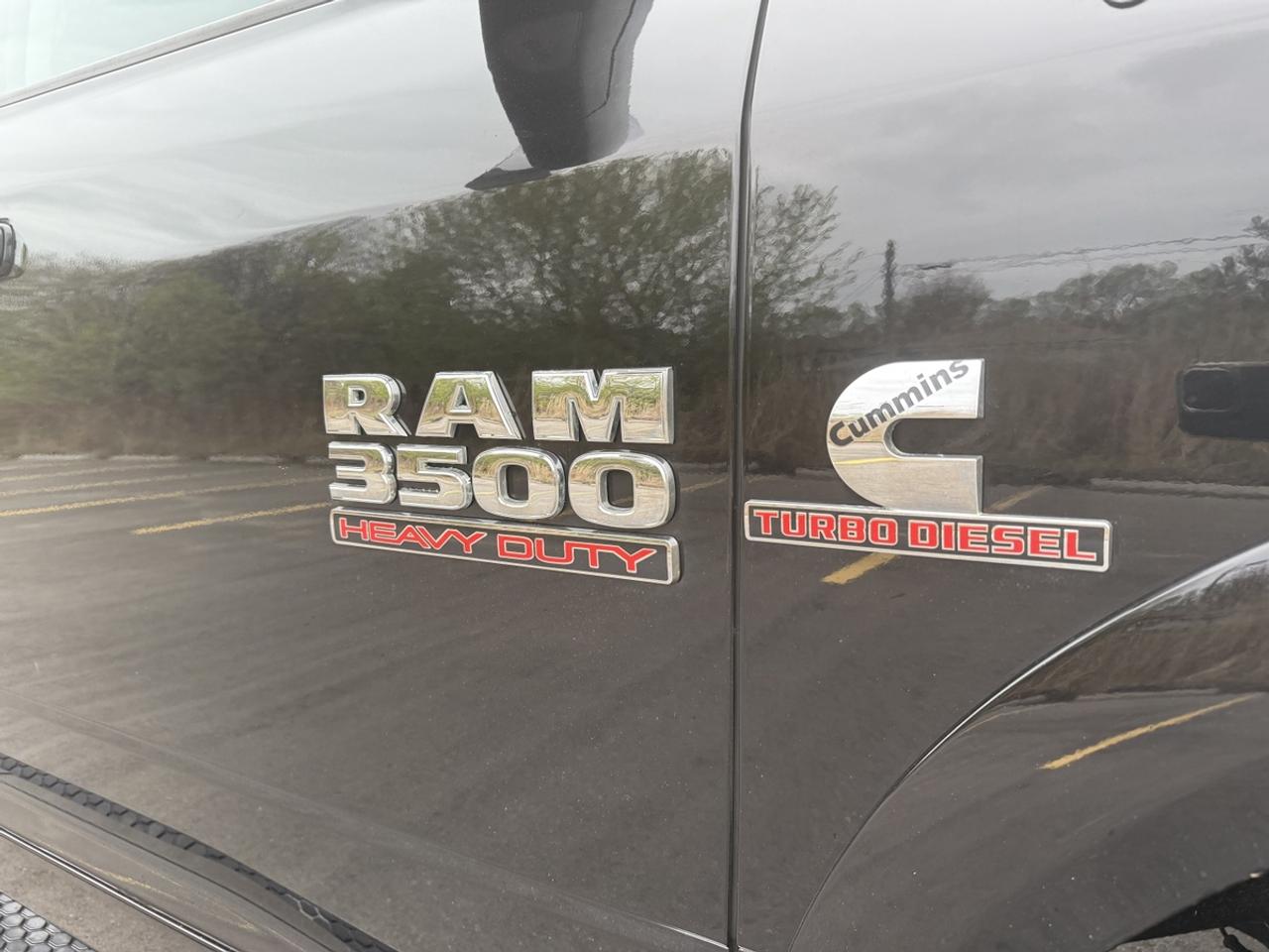 2014 RAM 3500 Laramie Photo