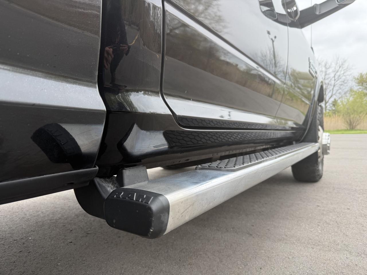2014 RAM 3500 Laramie Photo