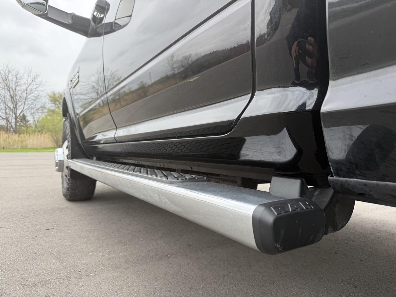 2014 RAM 3500 Laramie Photo
