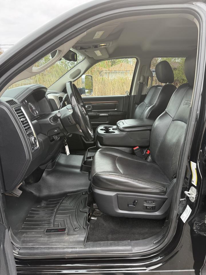 2014 RAM 3500 Laramie Photo
