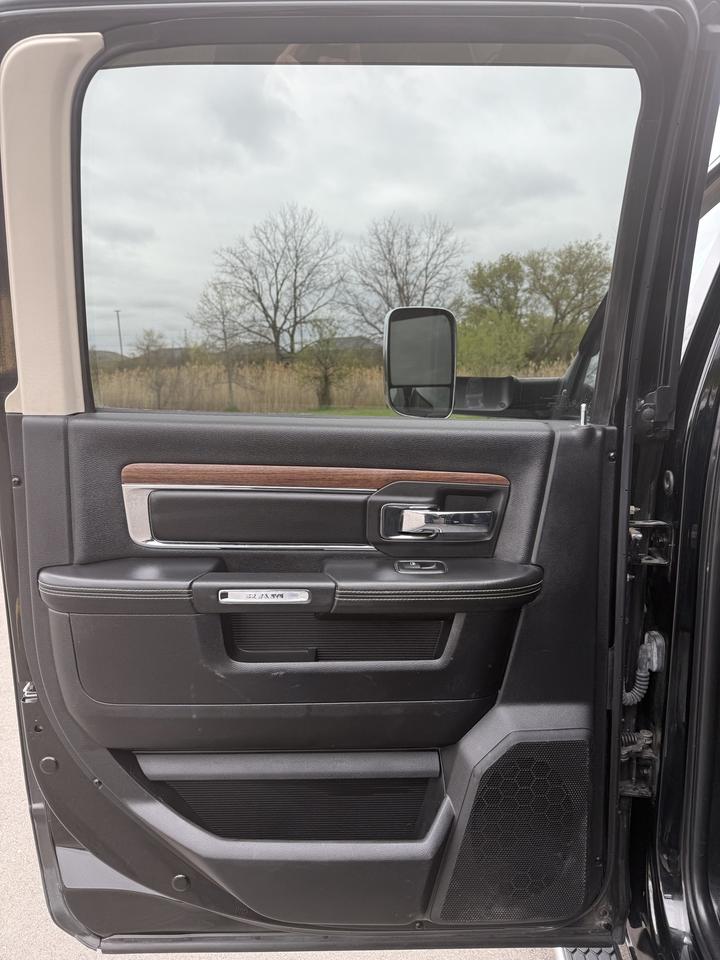 2014 RAM 3500 Laramie Photo
