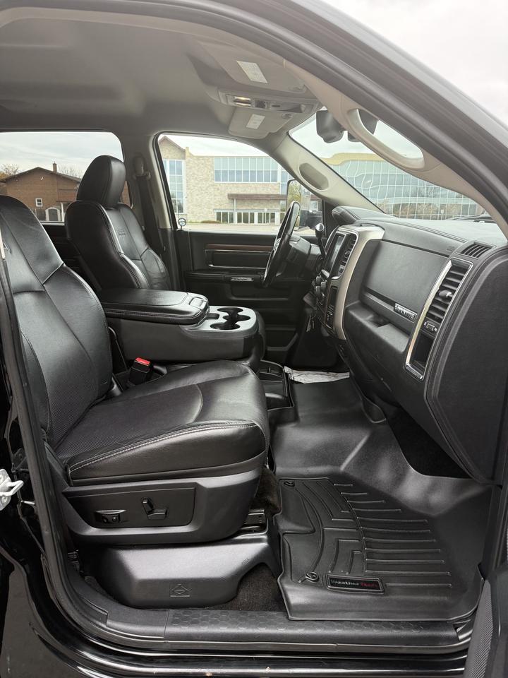 2014 RAM 3500 Laramie Photo