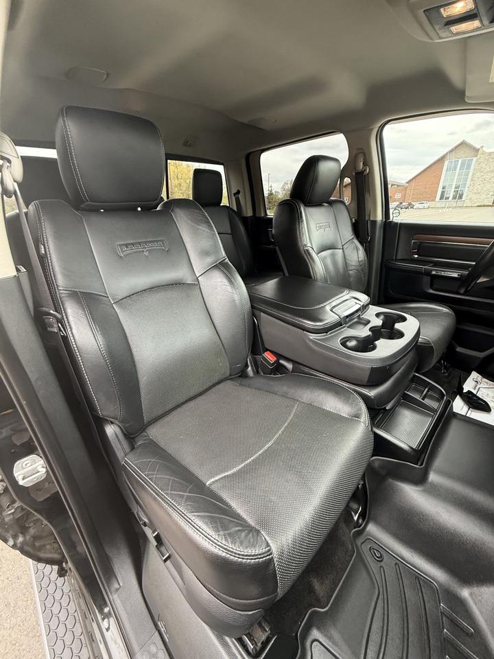 2014 RAM 3500 Laramie Photo