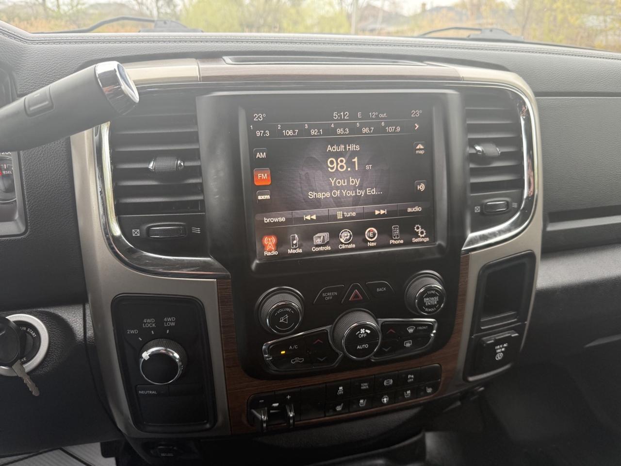 2014 RAM 3500 Laramie Photo