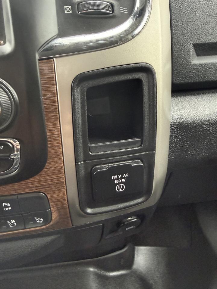 2014 RAM 3500 Laramie Photo
