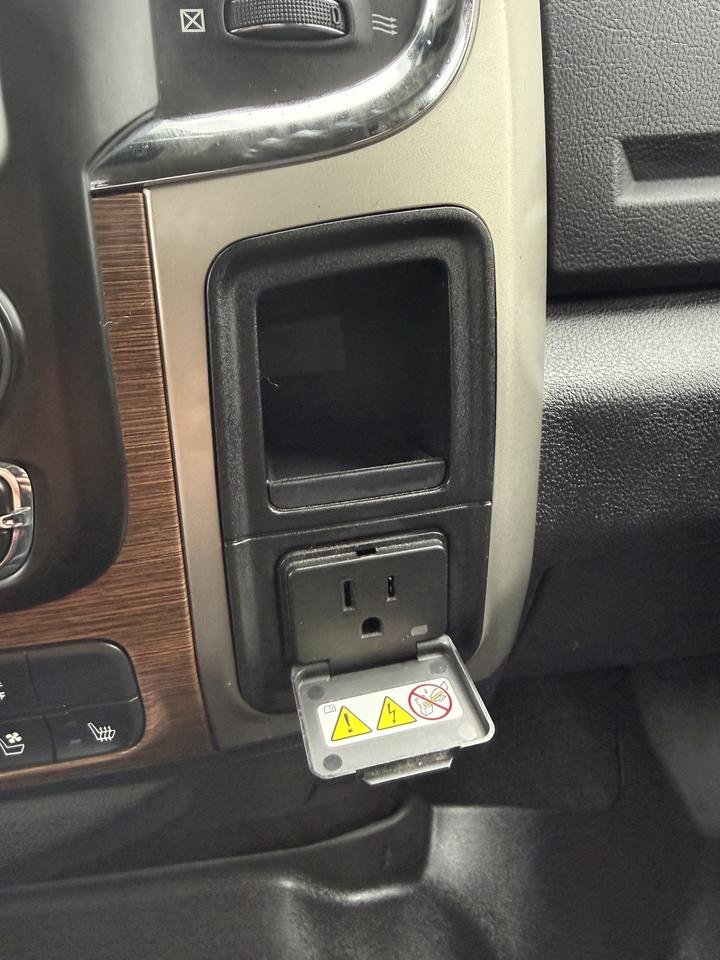 2014 RAM 3500 Laramie Photo