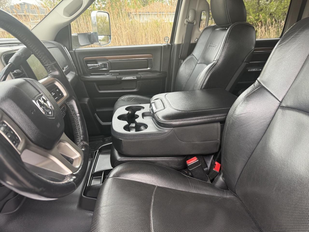 2014 RAM 3500 Laramie Photo