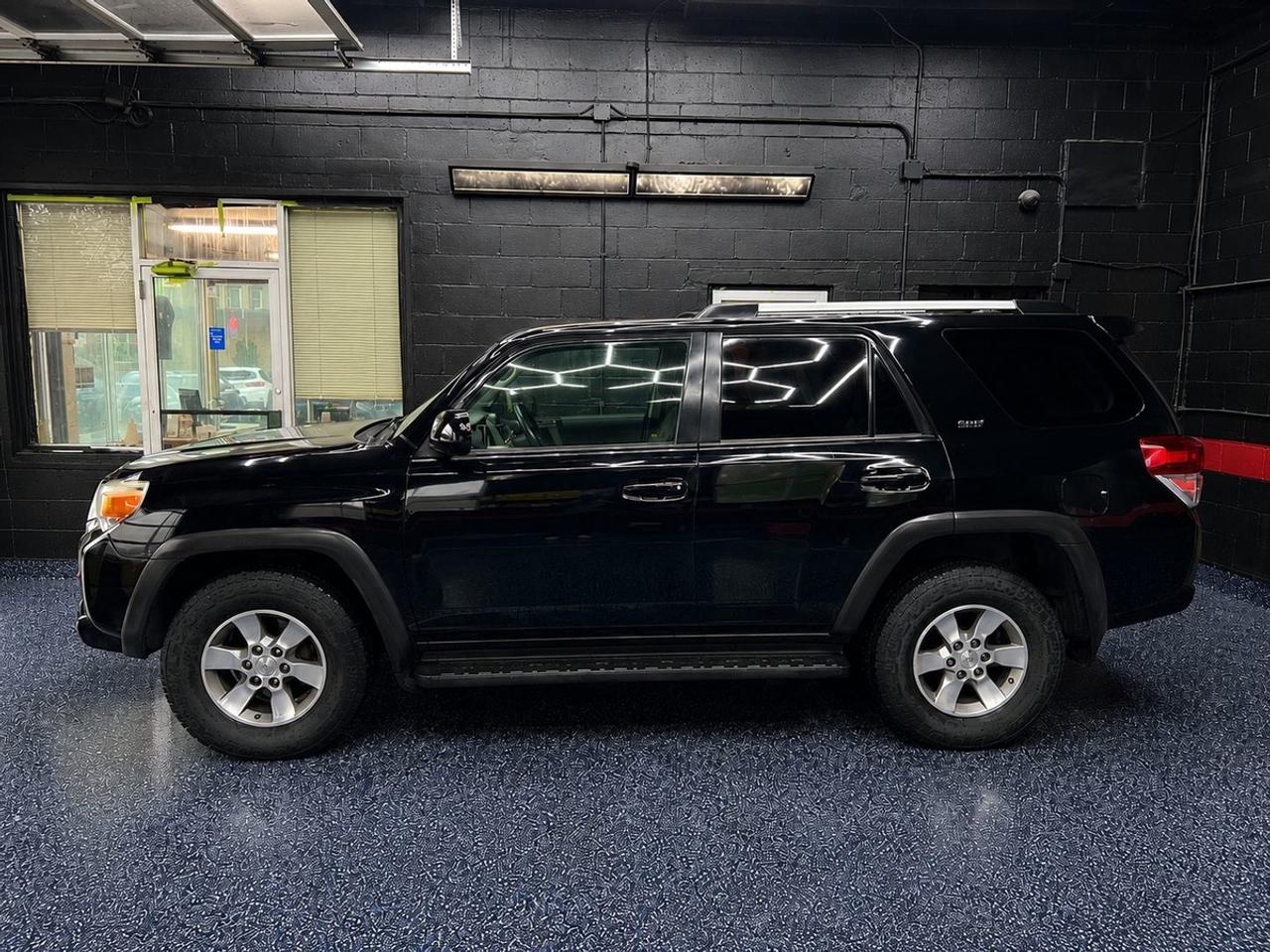 2010 Toyota 4Runner SR5 Photo2