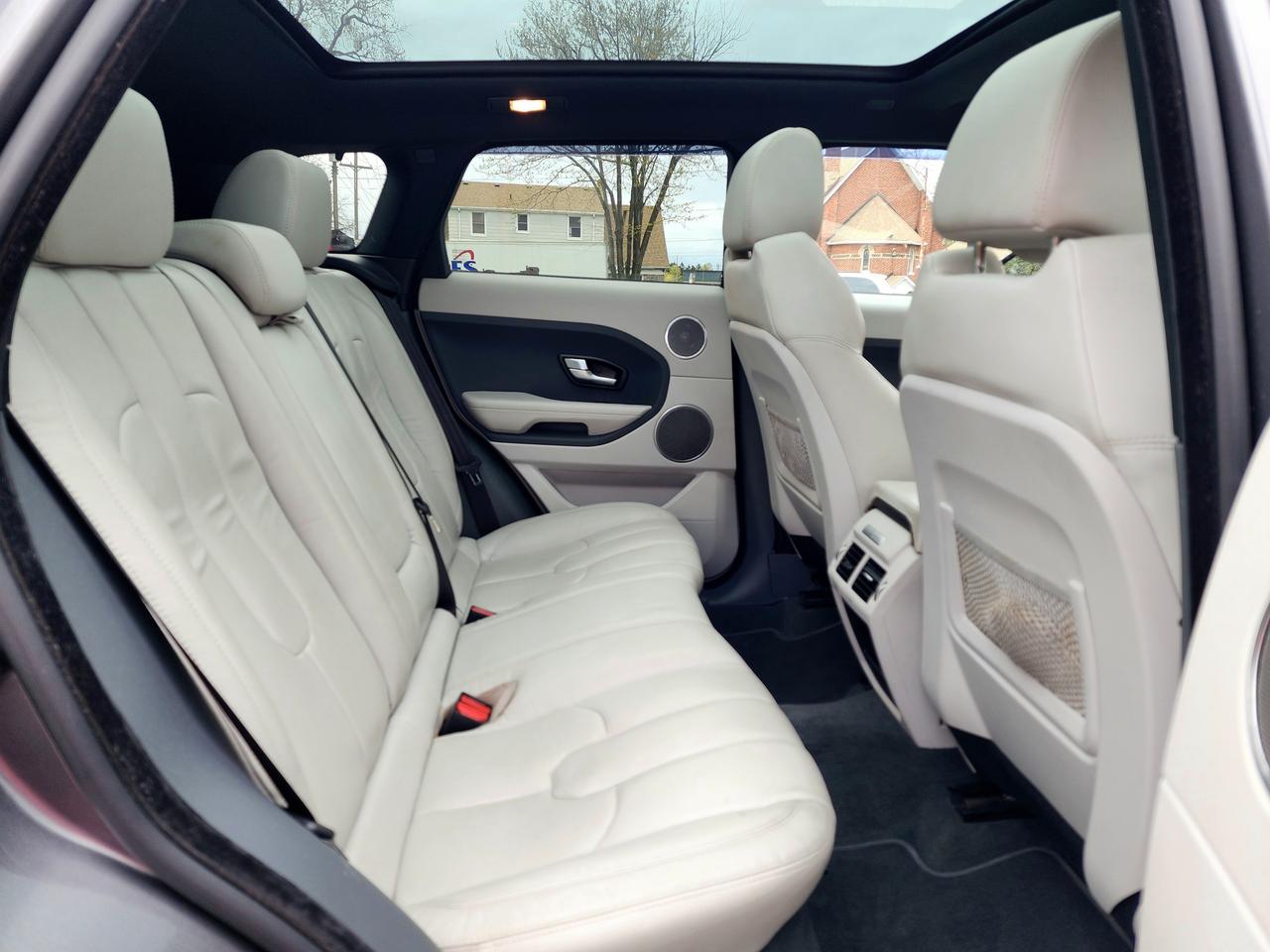 2015 Land Rover Range Rover Evoque Pure Plus | Trade-In Special! Photo