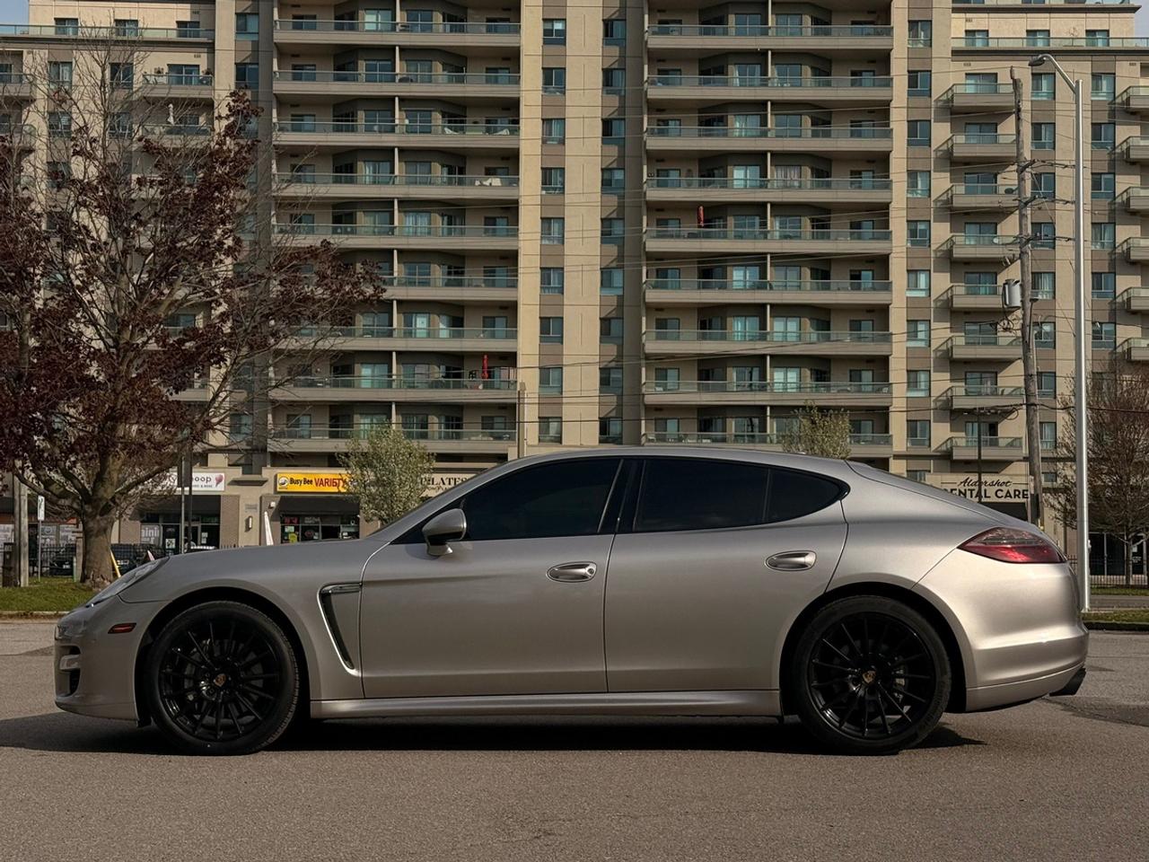 2011 Porsche Panamera 4S Photo3