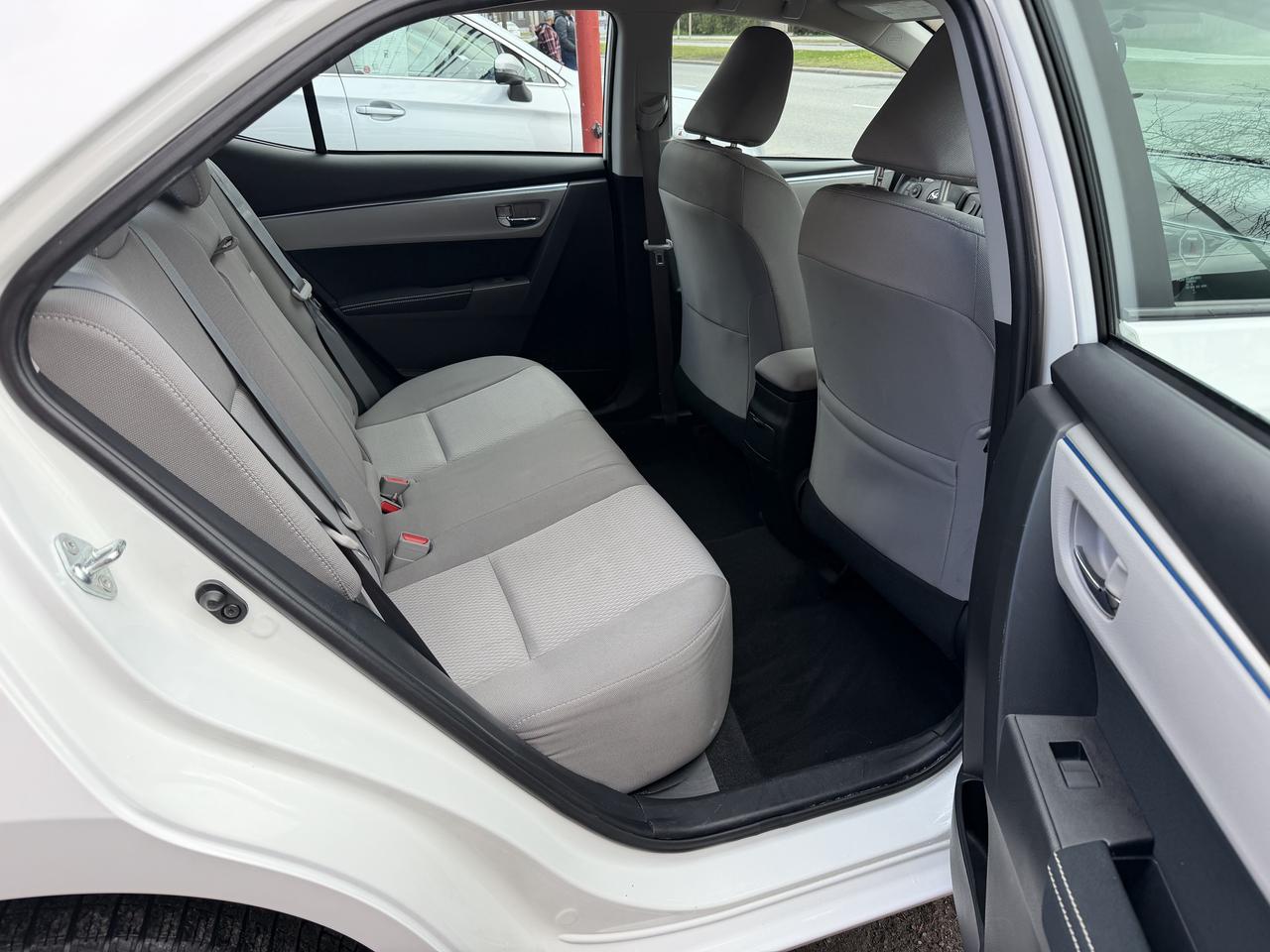 2015 Toyota Corolla LE Photo