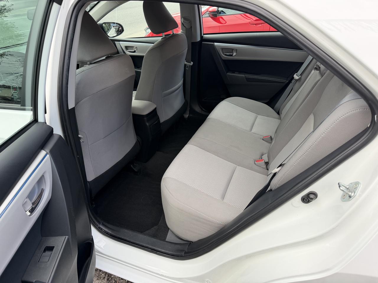 2015 Toyota Corolla LE Photo