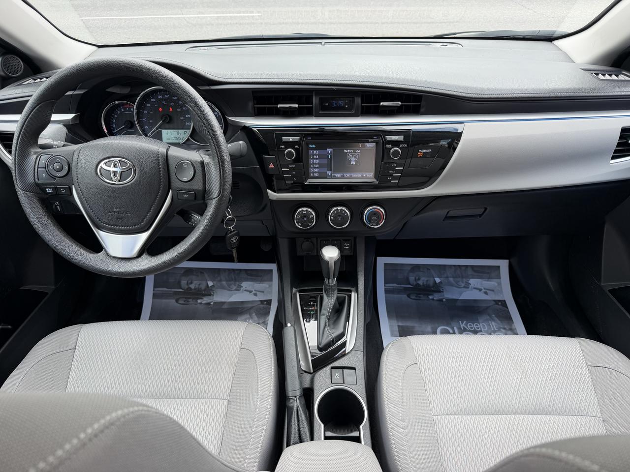 2015 Toyota Corolla LE Photo