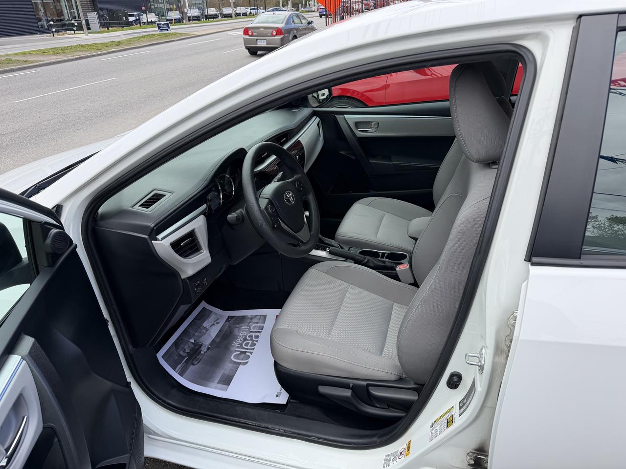 2015 Toyota Corolla LE Photo