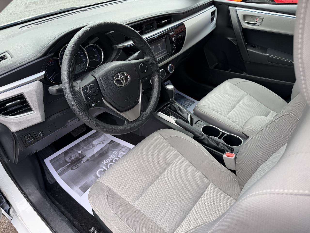 2015 Toyota Corolla LE Photo