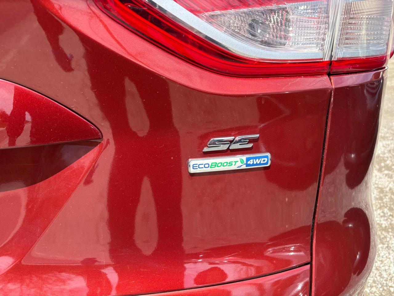 2015 Ford Escape SE Photo