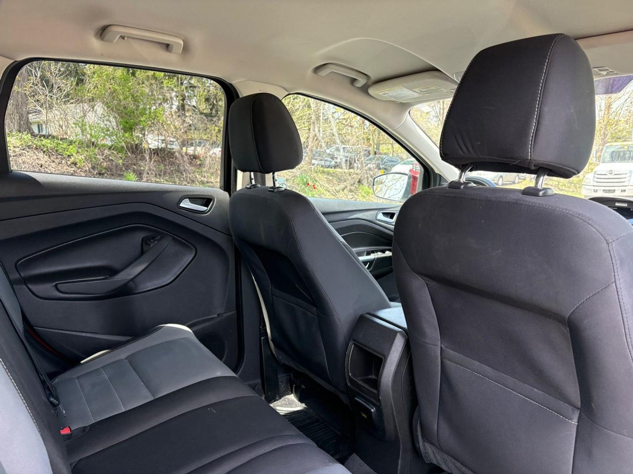 2015 Ford Escape SE Photo