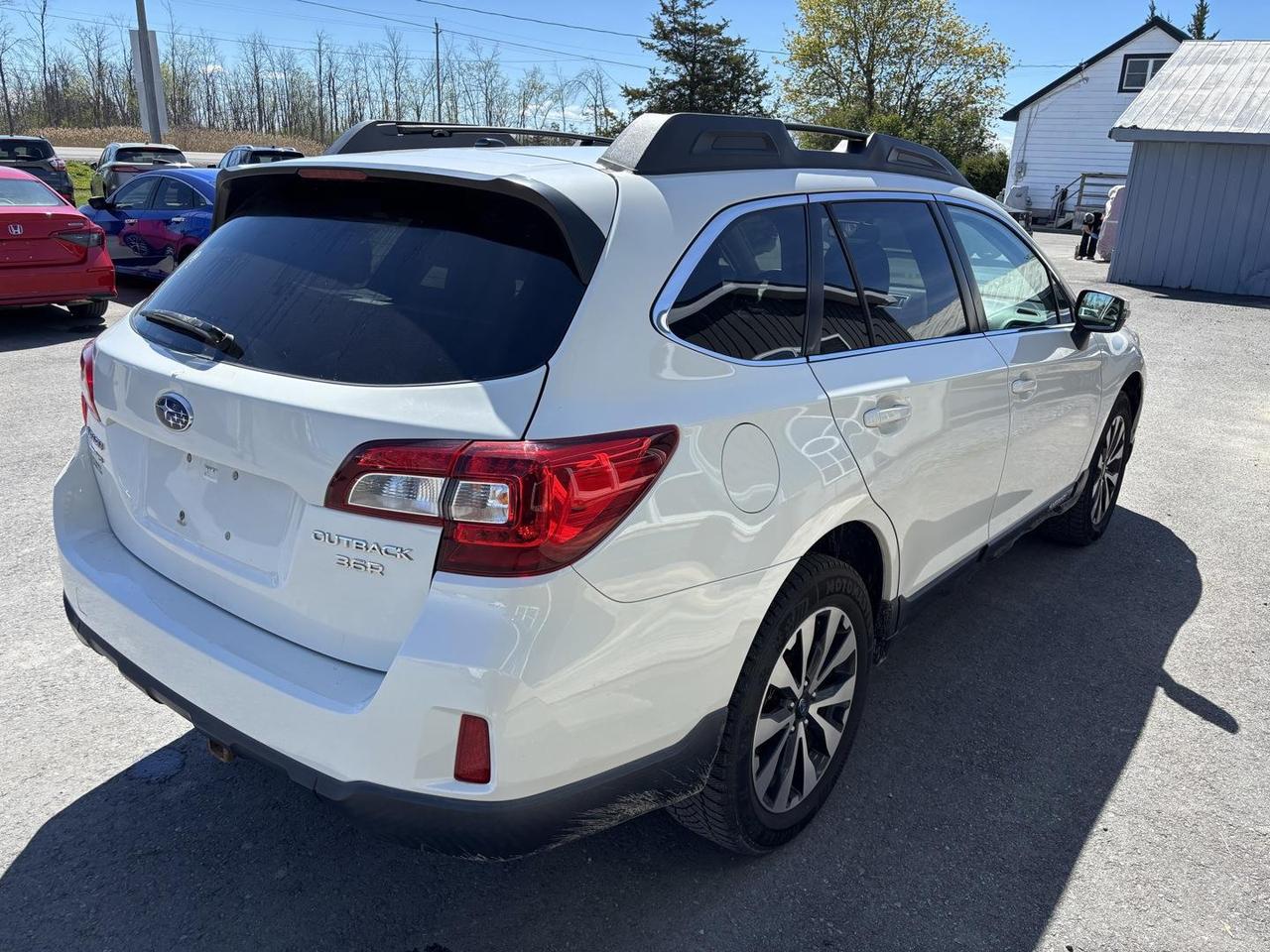 2016 Subaru Outback  Photo3