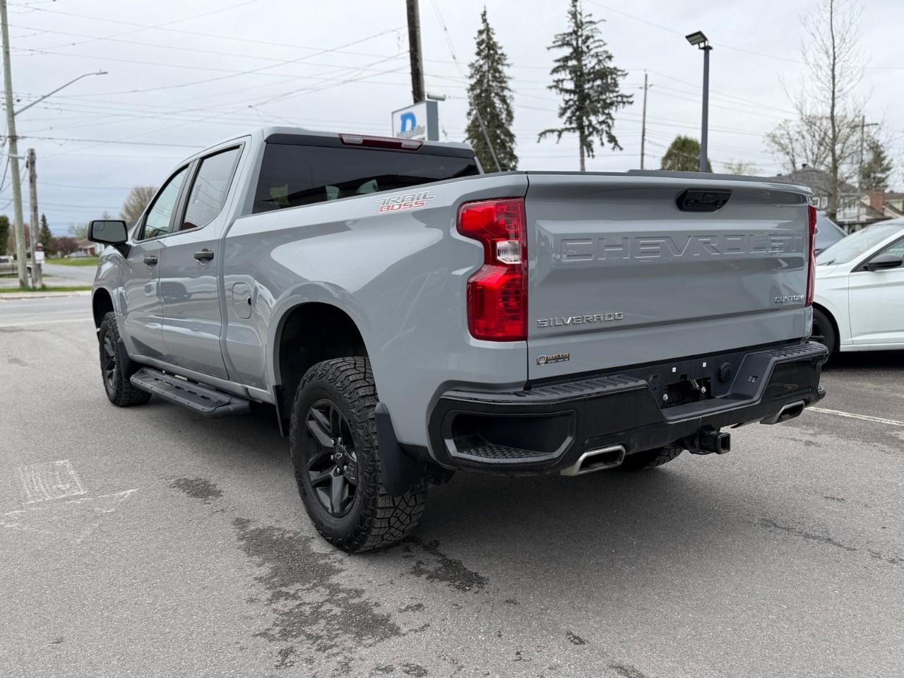 2024 Chevrolet Silverado 1500 Crew Cab Standard Box 4-Wheel Drive Custom Trail Boss Photo