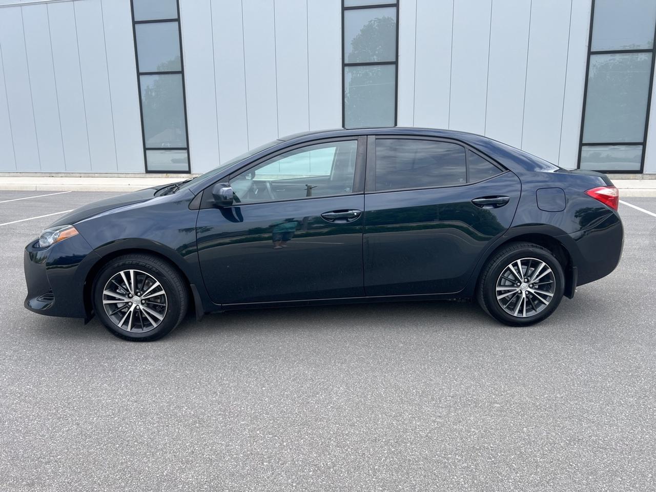2017 Toyota Corolla LE Photo