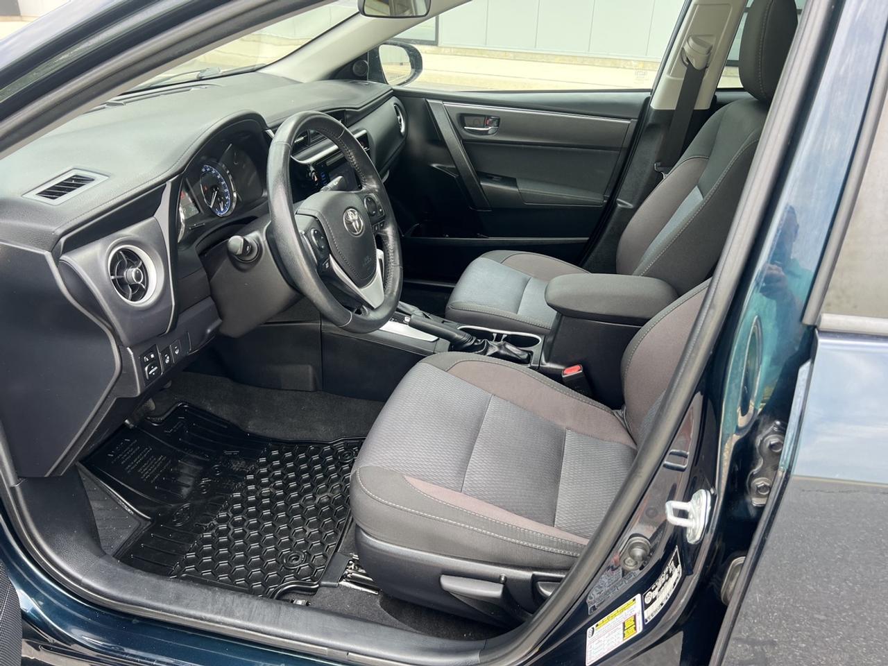 2017 Toyota Corolla LE Photo
