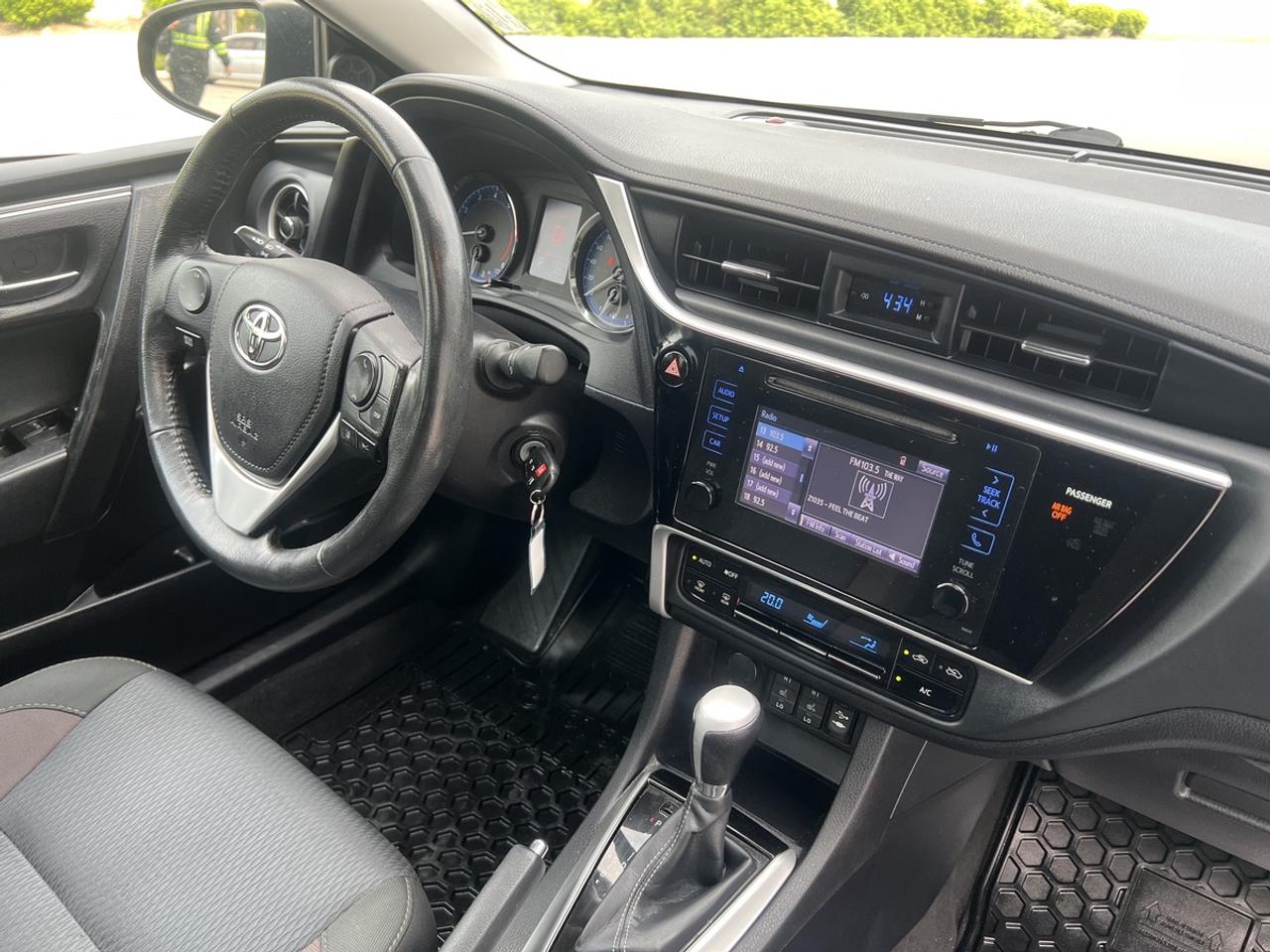 2017 Toyota Corolla LE Photo